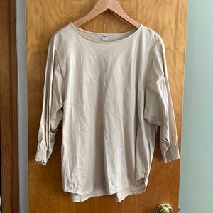 NWOT tan Uniqlo Shirt